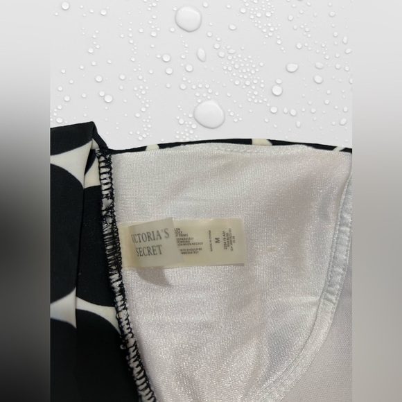 Victoria’s Secret Black & White Push-Up Bikini Top- Size Medium - Picture 2 of 4